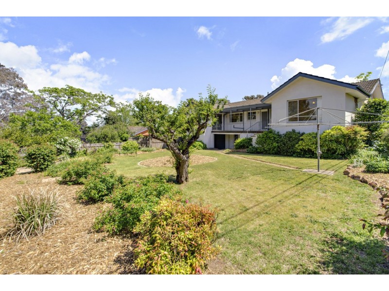 17 Glynn Street, Hughes ACT 2605