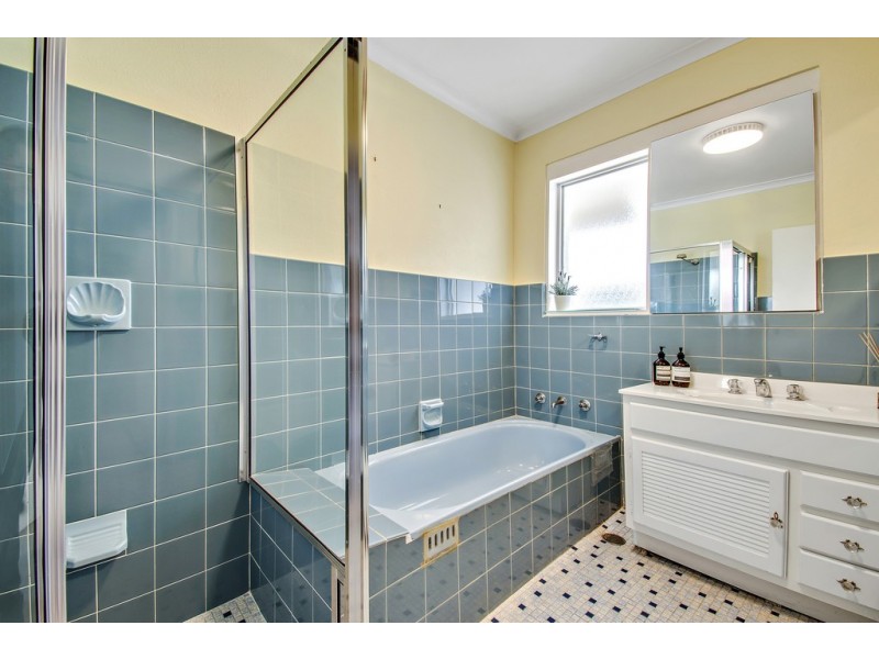 18 Millen Street, Hughes ACT 2605