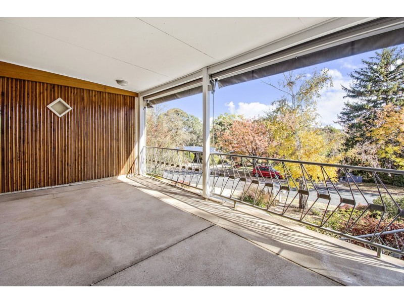 18 Millen Street, Hughes ACT 2605