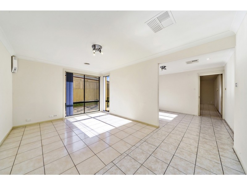 21 Tarrant Crescent, Dunlop ACT 2615