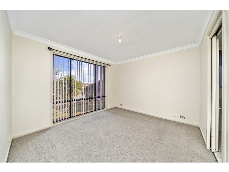 21 Tarrant Crescent, Dunlop ACT 2615