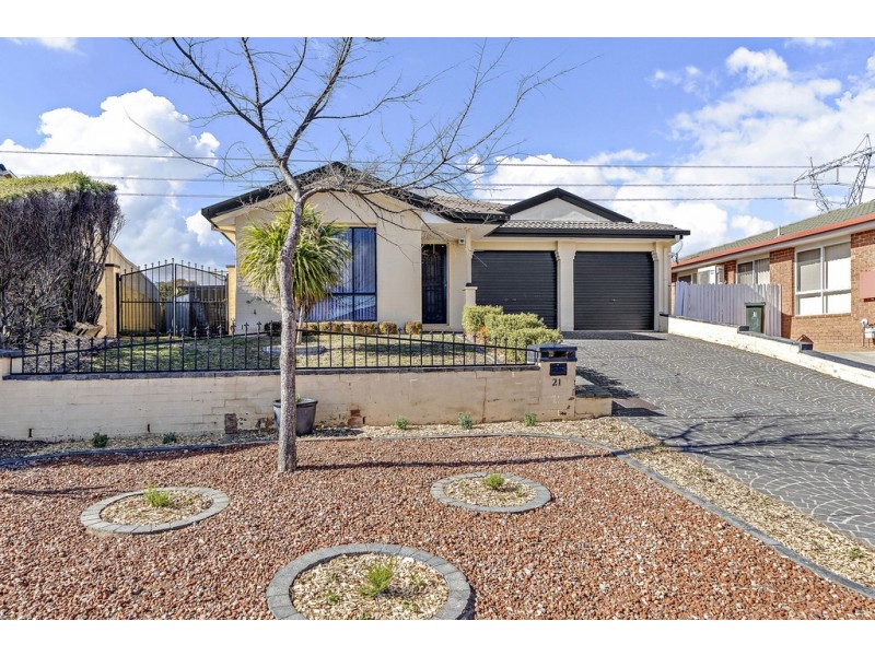 21 Tarrant Crescent, Dunlop ACT 2615