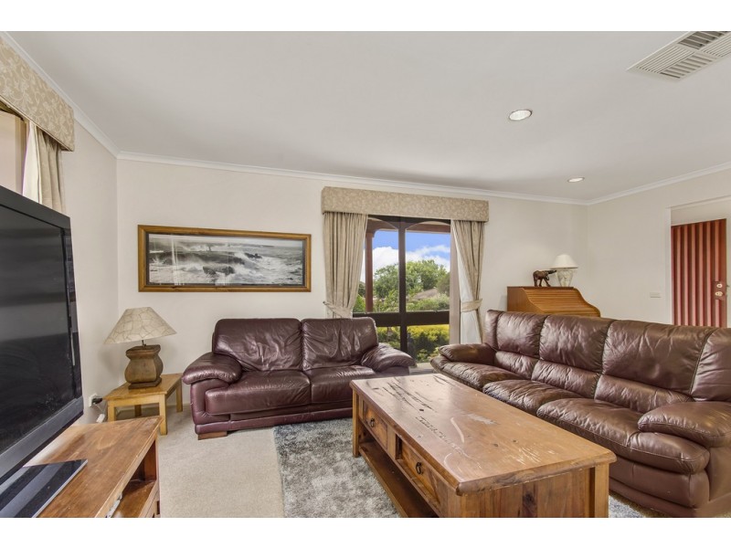 87 Shakespeare Crescent, Fraser ACT 2615