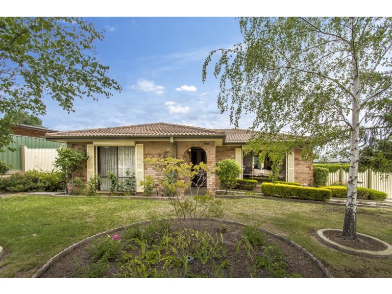 18 Couchman Crescent, Chisholm ACT 2905