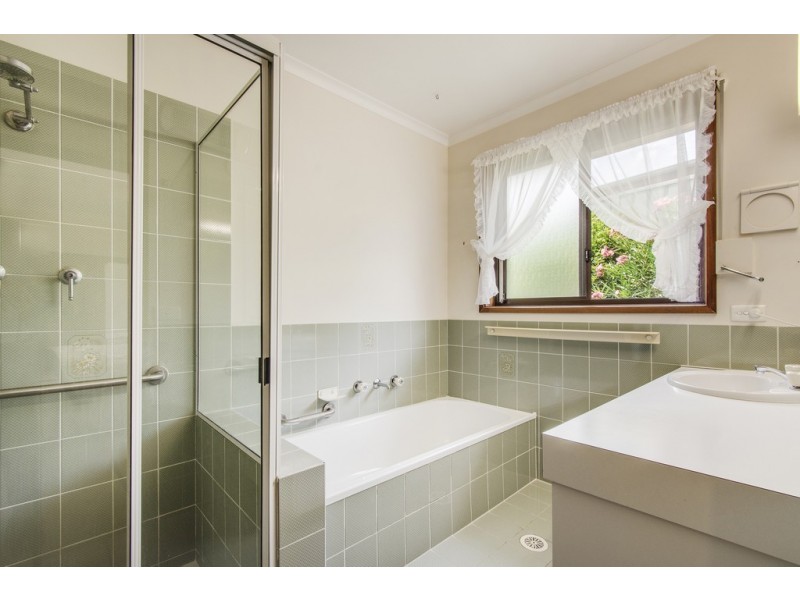18 Couchman Crescent, Chisholm ACT 2905