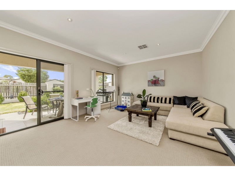 7 Daniels Street, Franklin ACT 2913