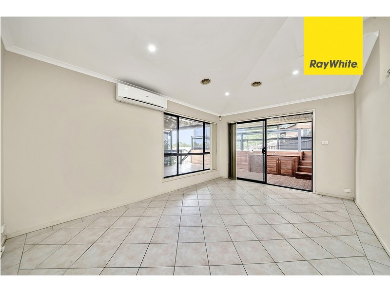 32 Pomeroy Street, Dunlop ACT 2615