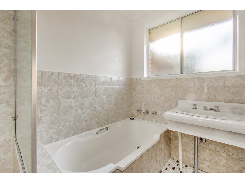 16 Nepean Place, Macquarie ACT 2614