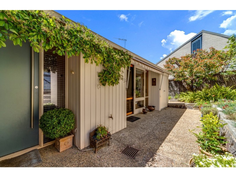 49 Pearson Street, Holder ACT 2611