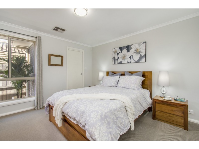 8 Joan Long Street, Franklin ACT 2913