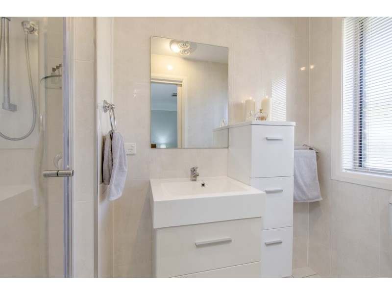 8 Joan Long Street, Franklin ACT 2913