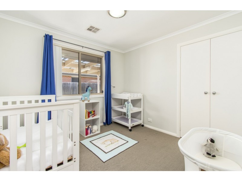 8 Joan Long Street, Franklin ACT 2913