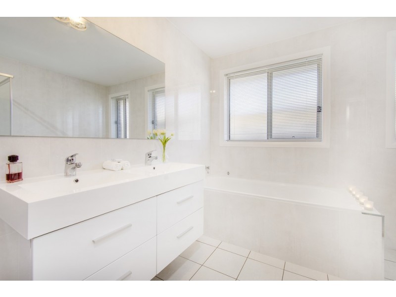 8 Joan Long Street, Franklin ACT 2913