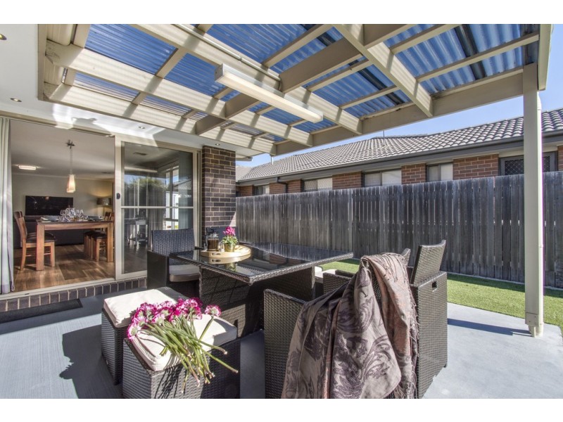 8 Joan Long Street, Franklin ACT 2913