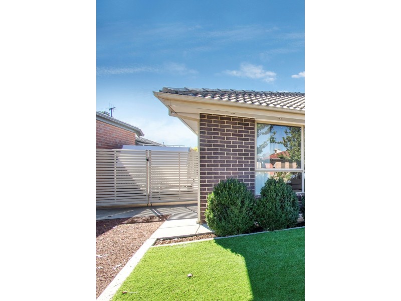 8 Joan Long Street, Franklin ACT 2913