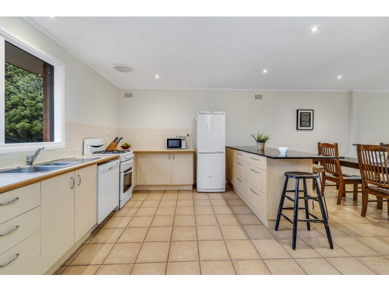 12 Ayers Place, Curtin ACT 2605