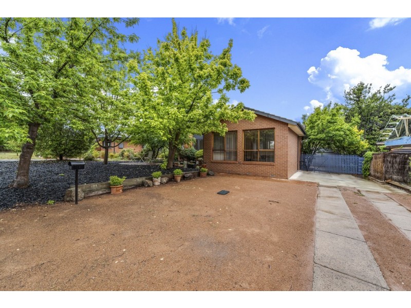12 Ayers Place, Curtin ACT 2605