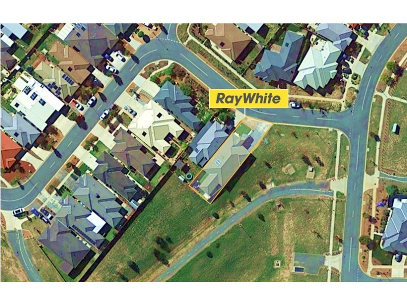 5 Hilda Kincaid Crescent, Macgregor ACT 2615