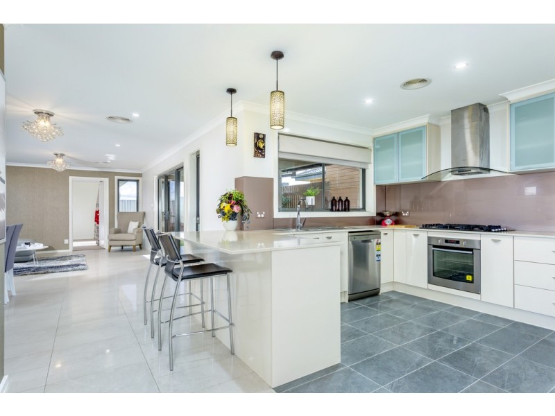 5 Hilda Kincaid Crescent, Macgregor ACT 2615