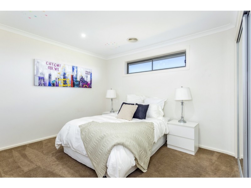 5 Hilda Kincaid Crescent, Macgregor ACT 2615