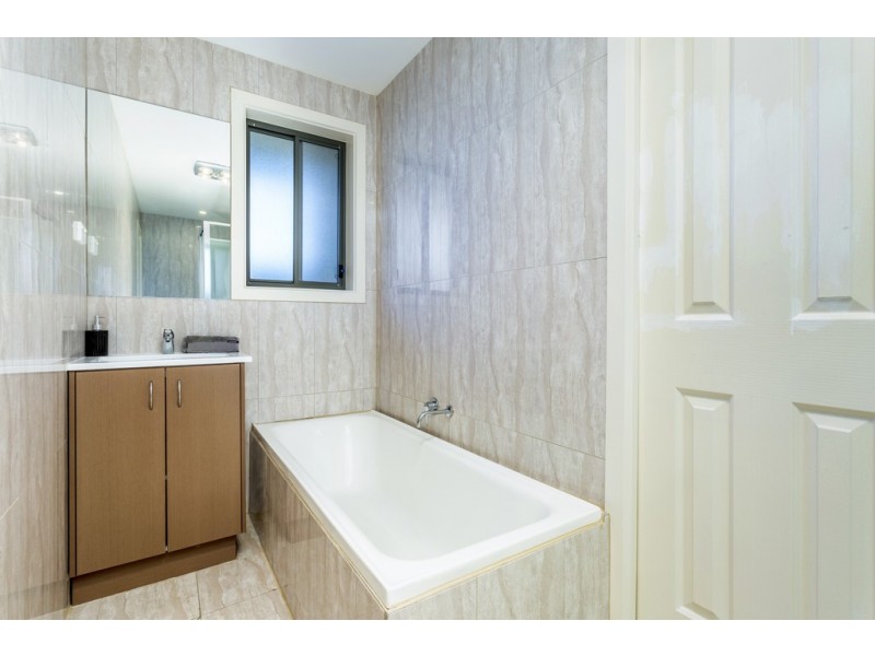 5 Hilda Kincaid Crescent, Macgregor ACT 2615