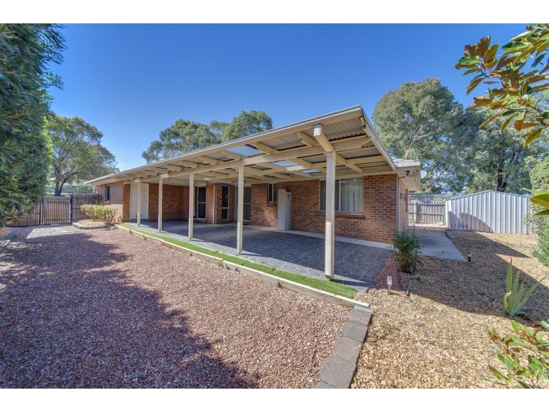 10 Cecil Place, Dunlop ACT 2615