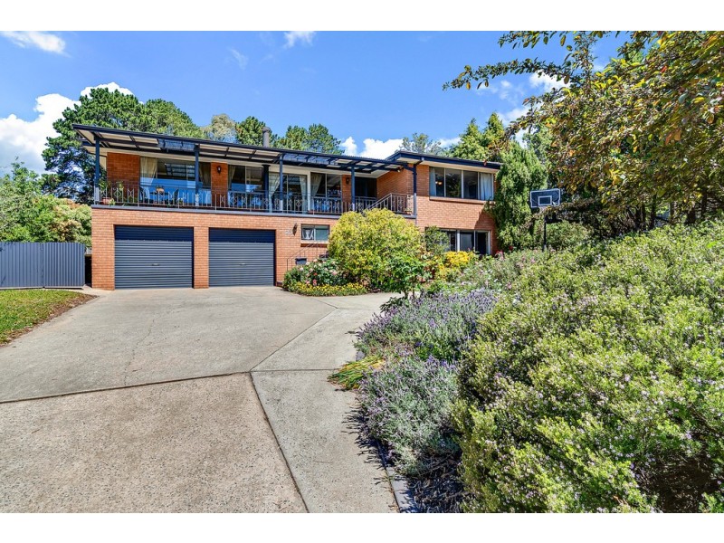 25 McLachlan Crescent, Weetangera ACT 2614