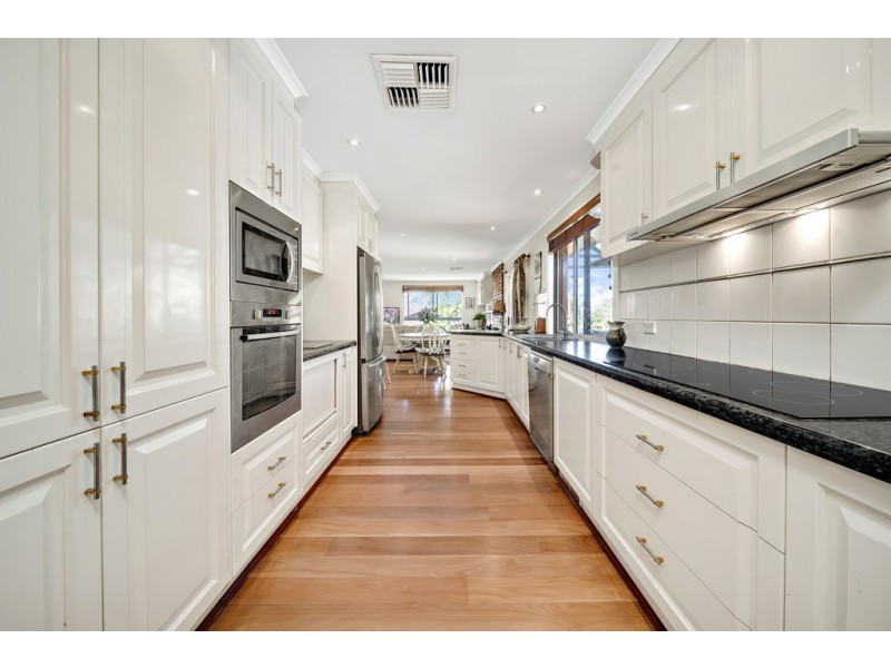 25 McLachlan Crescent, Weetangera ACT 2614