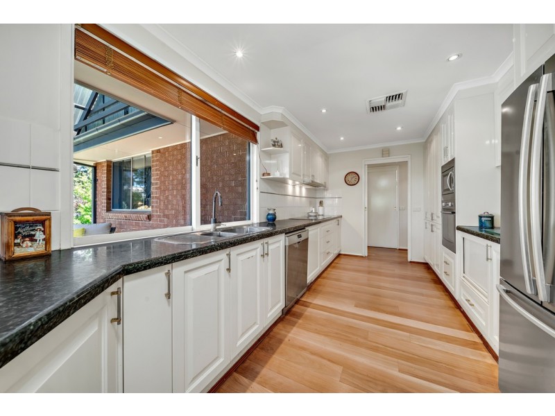 25 McLachlan Crescent, Weetangera ACT 2614