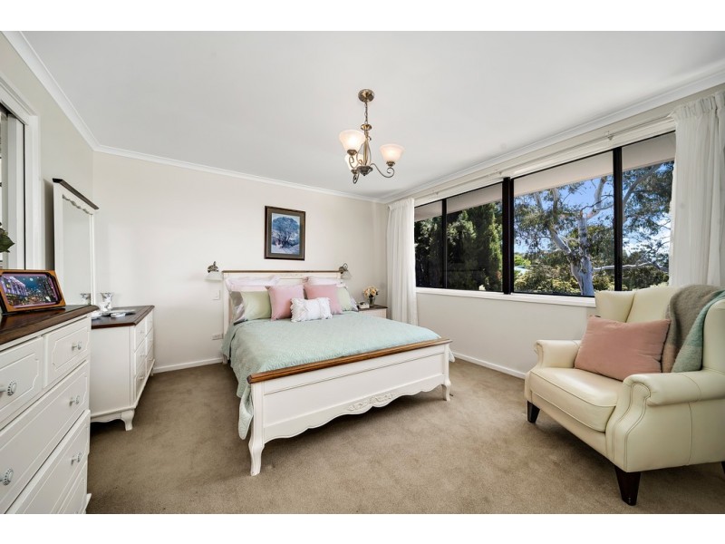 25 McLachlan Crescent, Weetangera ACT 2614