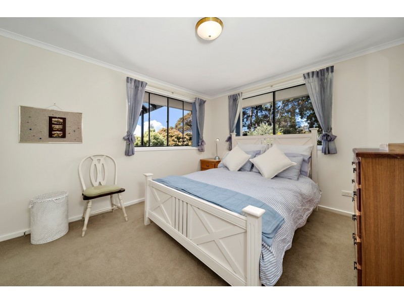 25 McLachlan Crescent, Weetangera ACT 2614