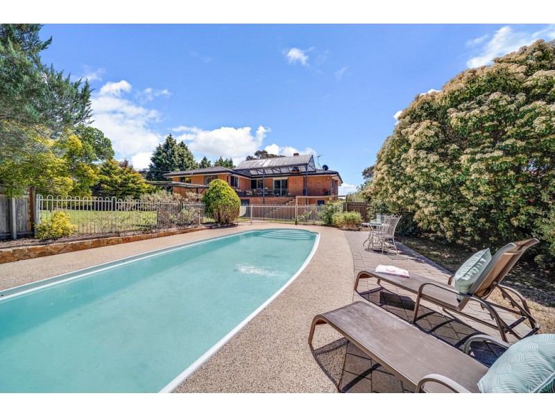 25 McLachlan Crescent, Weetangera ACT 2614