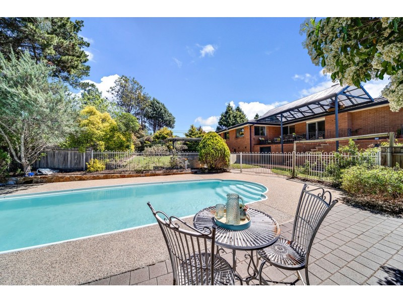 25 McLachlan Crescent, Weetangera ACT 2614