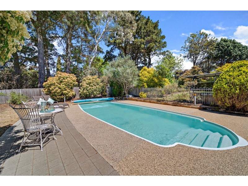 25 McLachlan Crescent, Weetangera ACT 2614