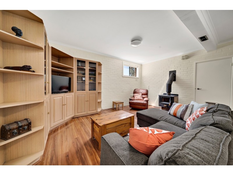 25 McLachlan Crescent, Weetangera ACT 2614
