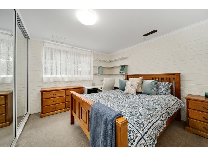 25 McLachlan Crescent, Weetangera ACT 2614