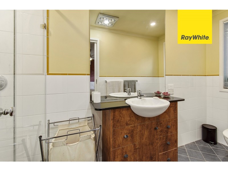 1 Elmslie Place, Curtin ACT 2605