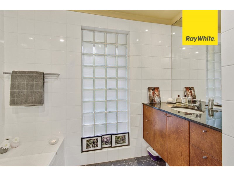 1 Elmslie Place, Curtin ACT 2605
