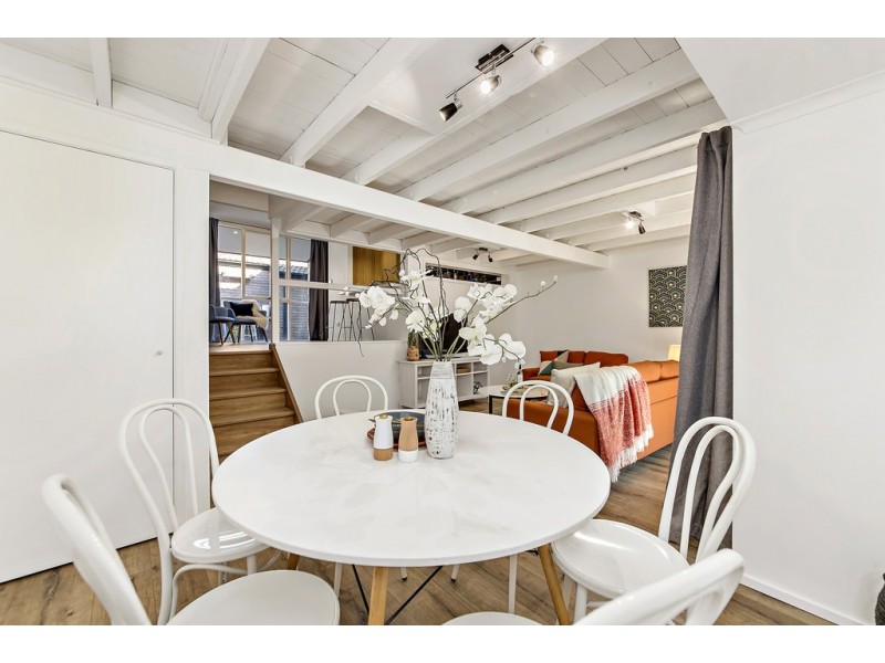 19 English Court, Phillip ACT 2606