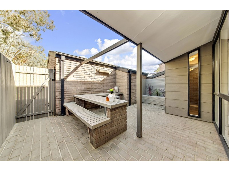 19 English Court, Phillip ACT 2606
