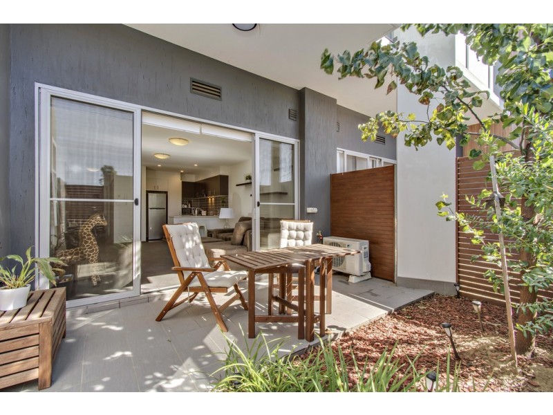 64/41 Clare Burton Crescent, Franklin ACT 2913