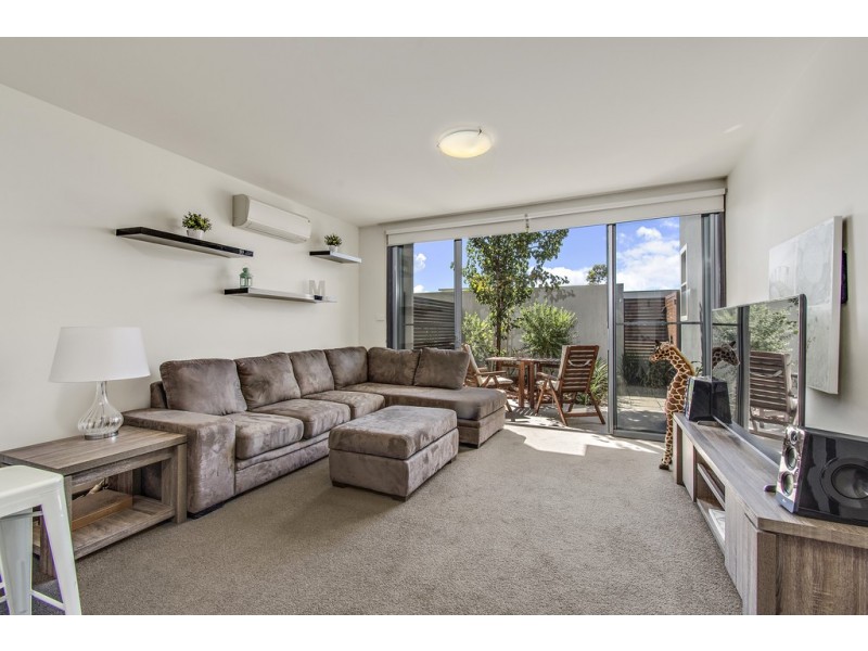 64/41 Clare Burton Crescent, Franklin ACT 2913