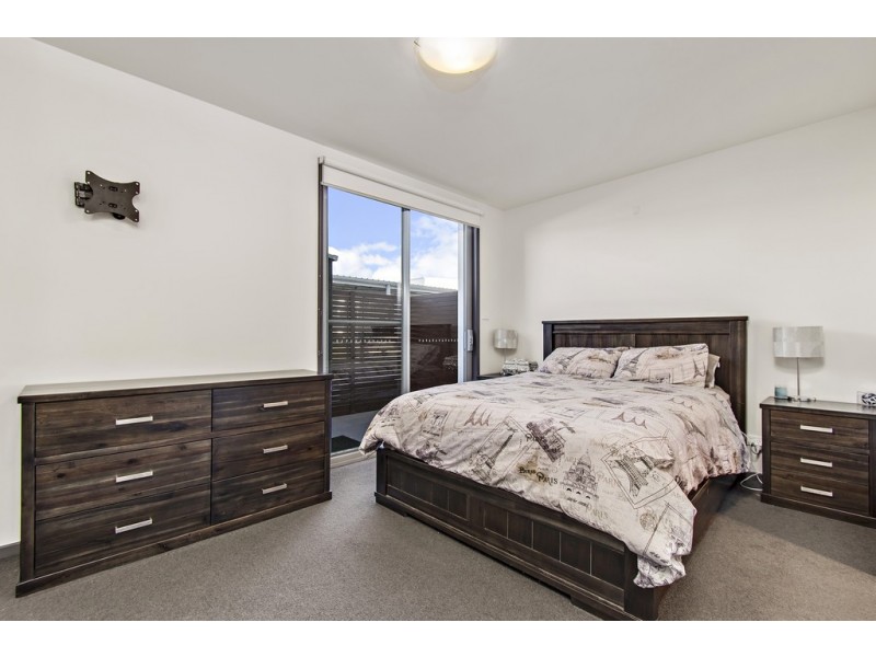 64/41 Clare Burton Crescent, Franklin ACT 2913