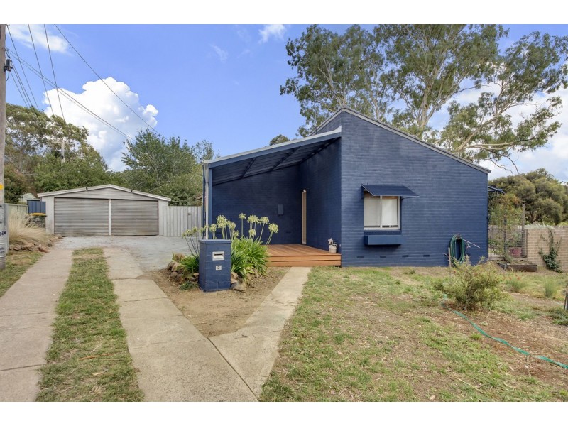 2 Hopwood Place, Kambah ACT 2902