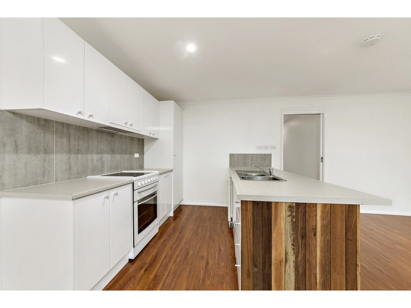7 Book Place, Latham ACT 2615