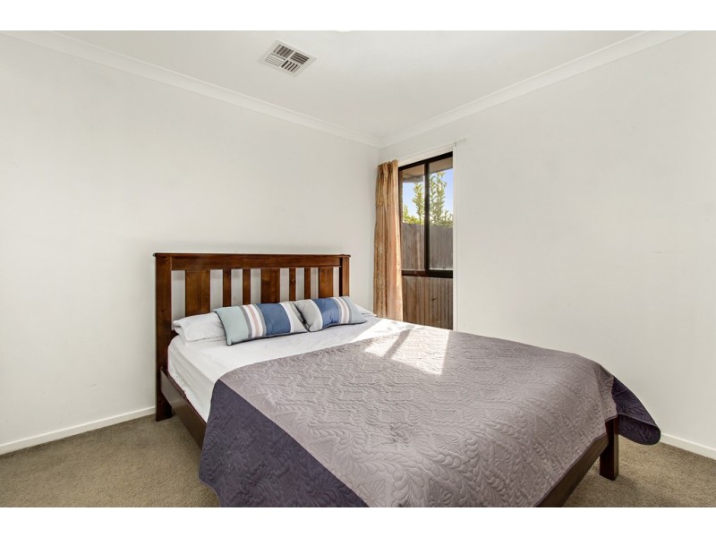 14 Audrey Cahn Street, Macgregor ACT 2615