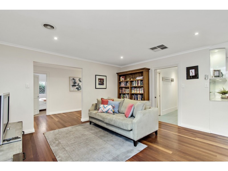 16 Goble Street, Hughes ACT 2605