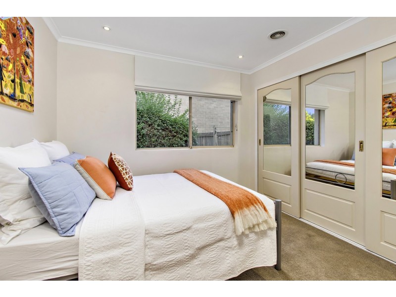 16 Goble Street, Hughes ACT 2605
