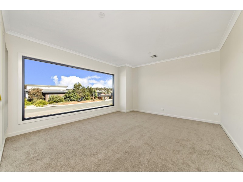 33 Anakie Court, Ngunnawal ACT 2913