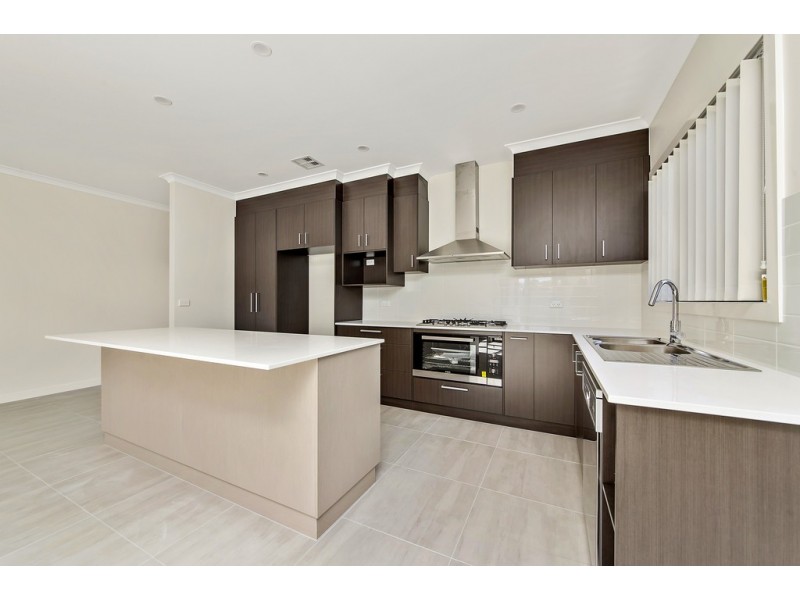33 Anakie Court, Ngunnawal ACT 2913